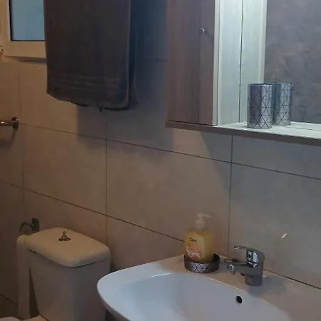 Tsampikas House شقة
