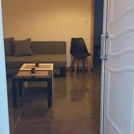 Tsampikas House פליראקי